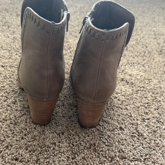 Stylish Tan Ankle Boots for Women - Picture 4 of 7